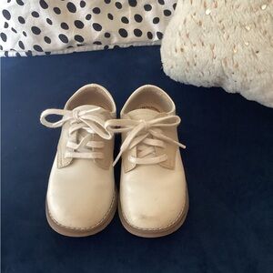 Little girl shoe size 9 great condition